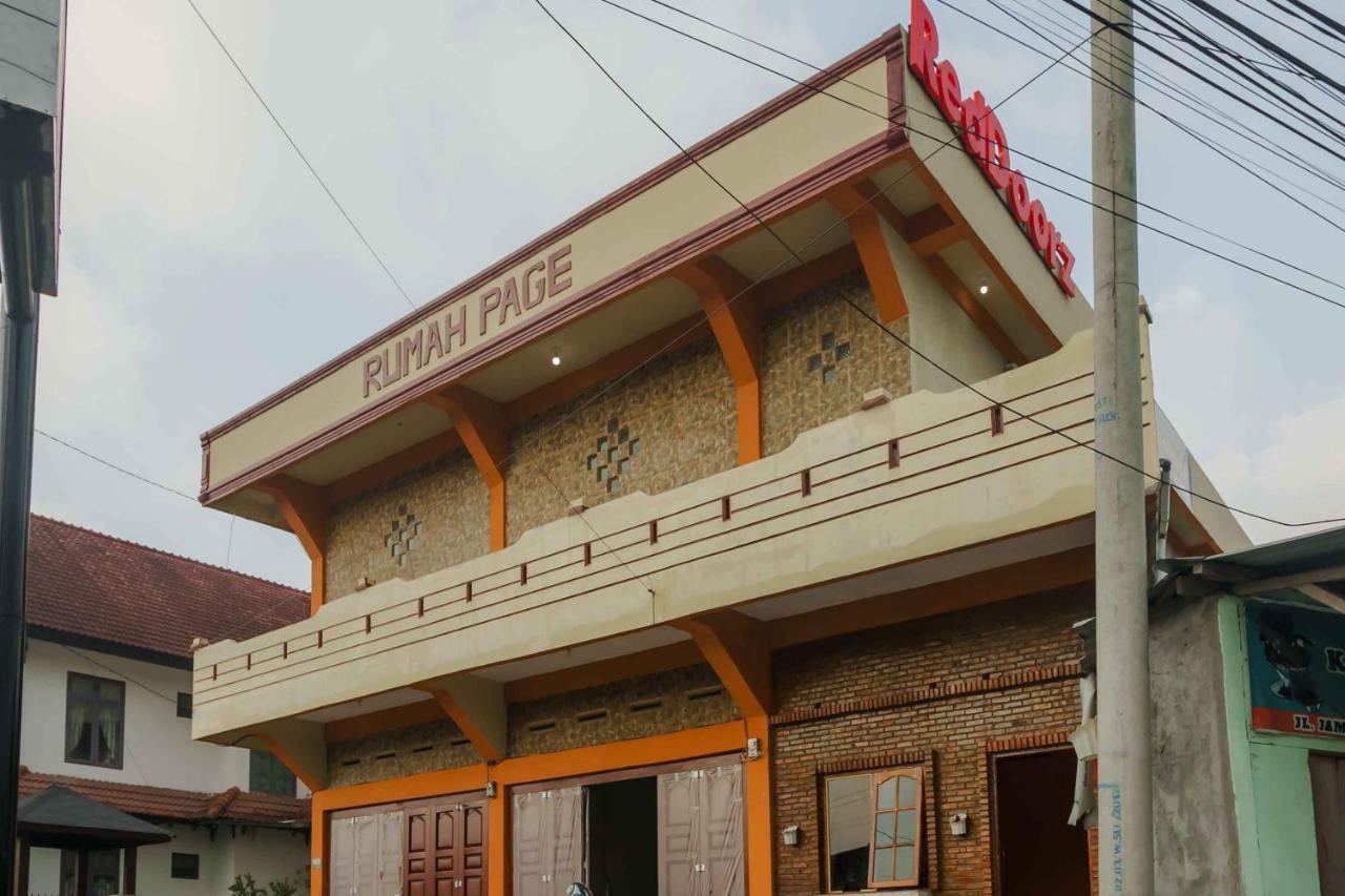 RedDoorz near Bukit Kubu Berastagi Hotel Bagian luar foto