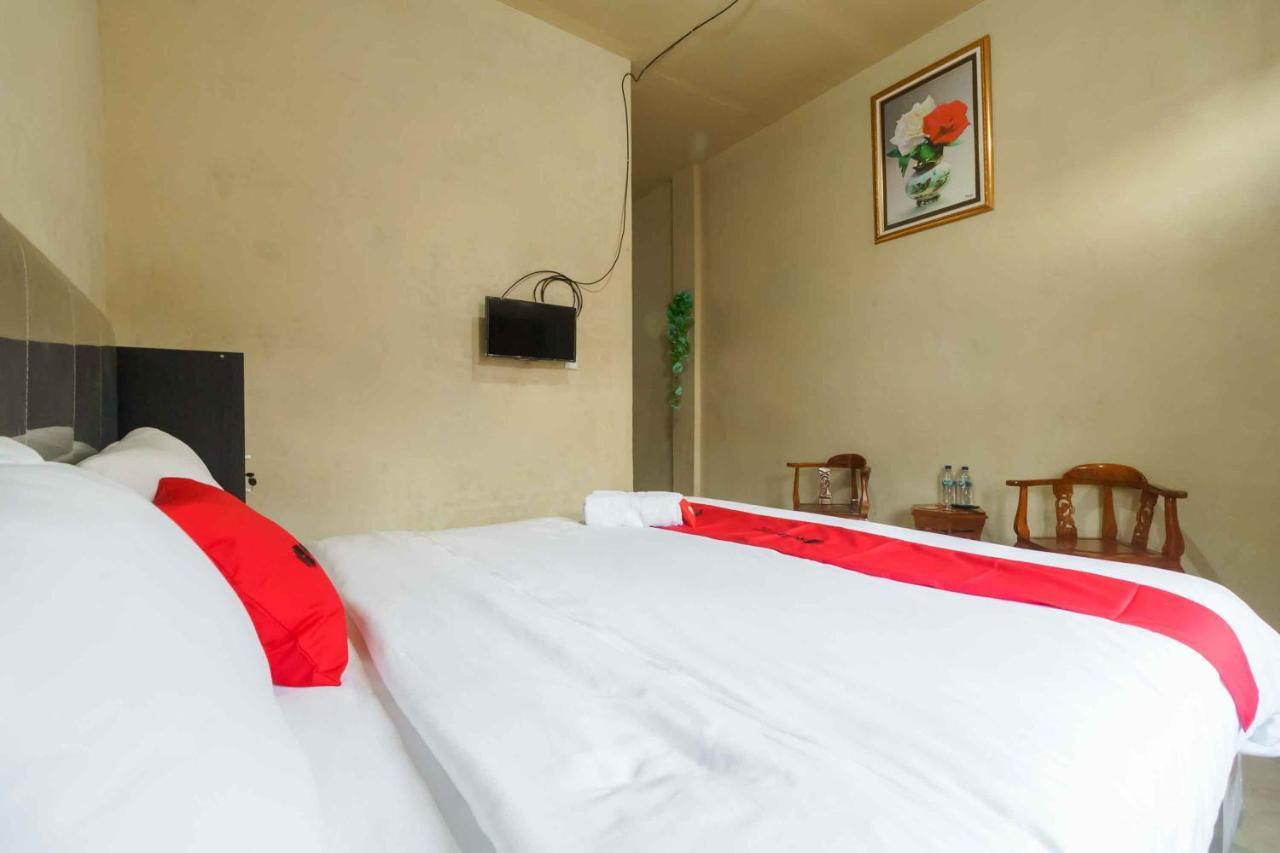 RedDoorz near Bukit Kubu Berastagi Hotel Bagian luar foto
